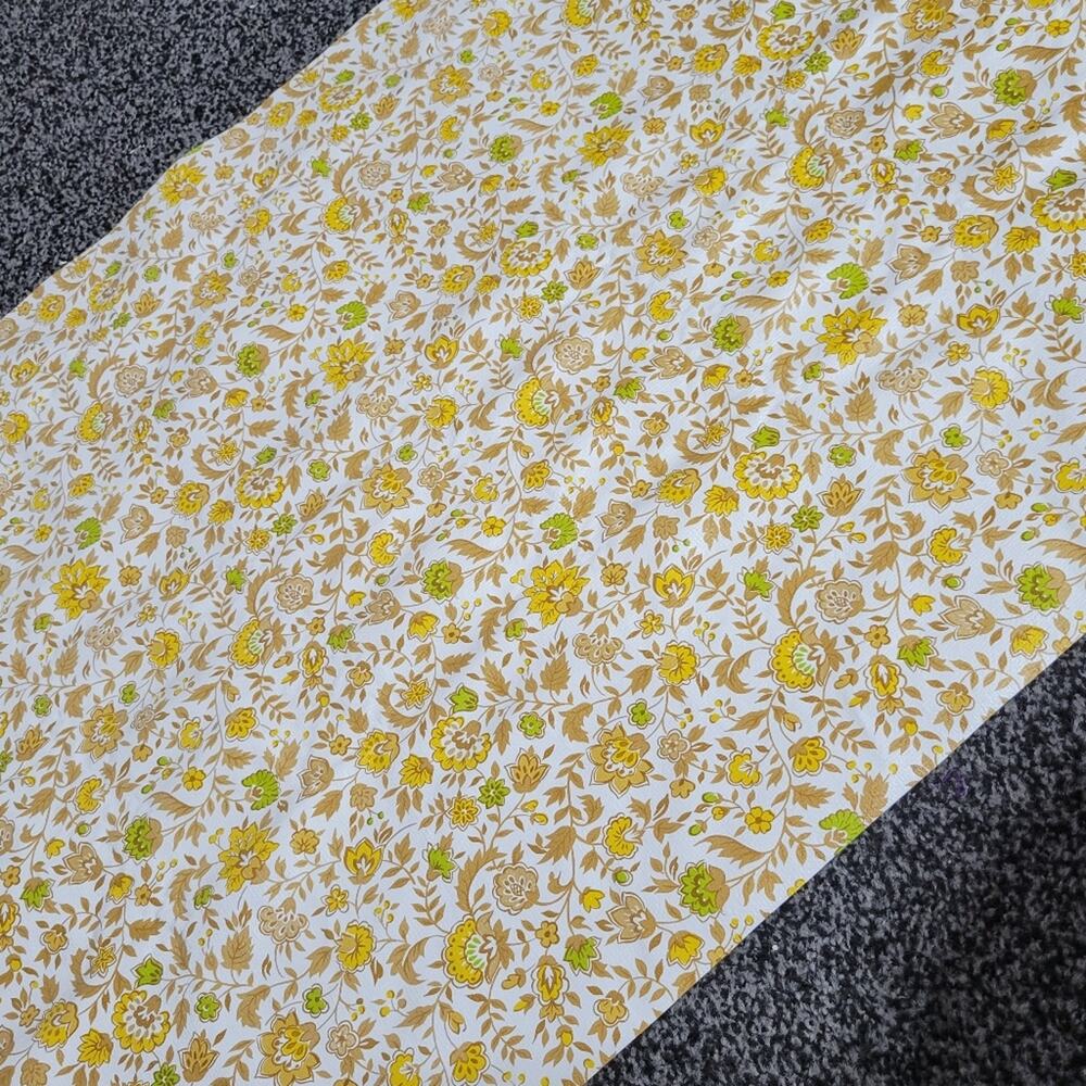 Vintage 70s Orange/Yellow/Green Floral Roll of Wallpaper, 27.5" wide